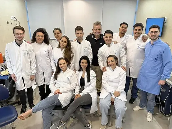 Turma da especialização em Endodontia da EndoBrasília, 2025